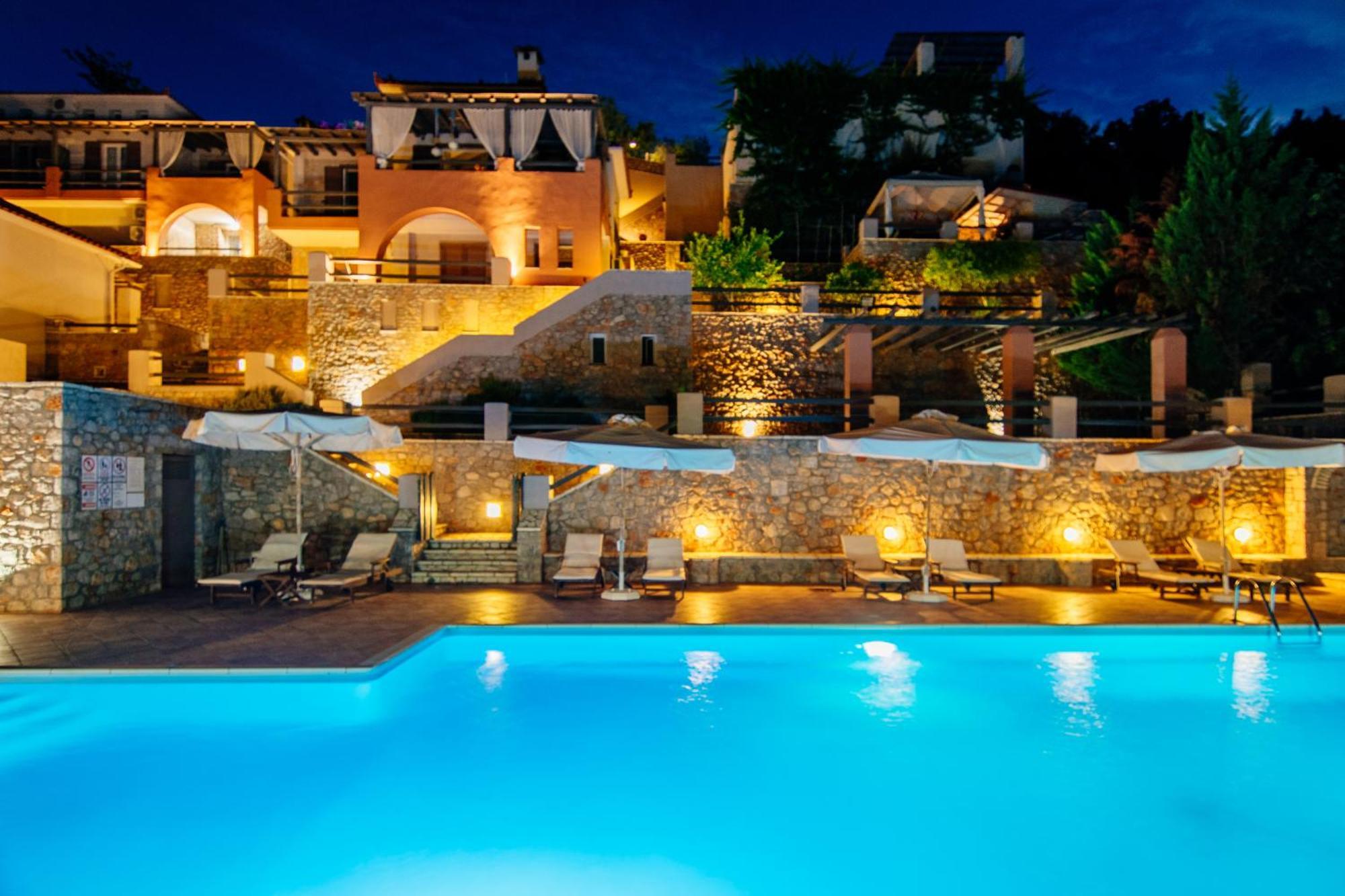 Apelon Tiritas Villas Leonídion Exteriör bild