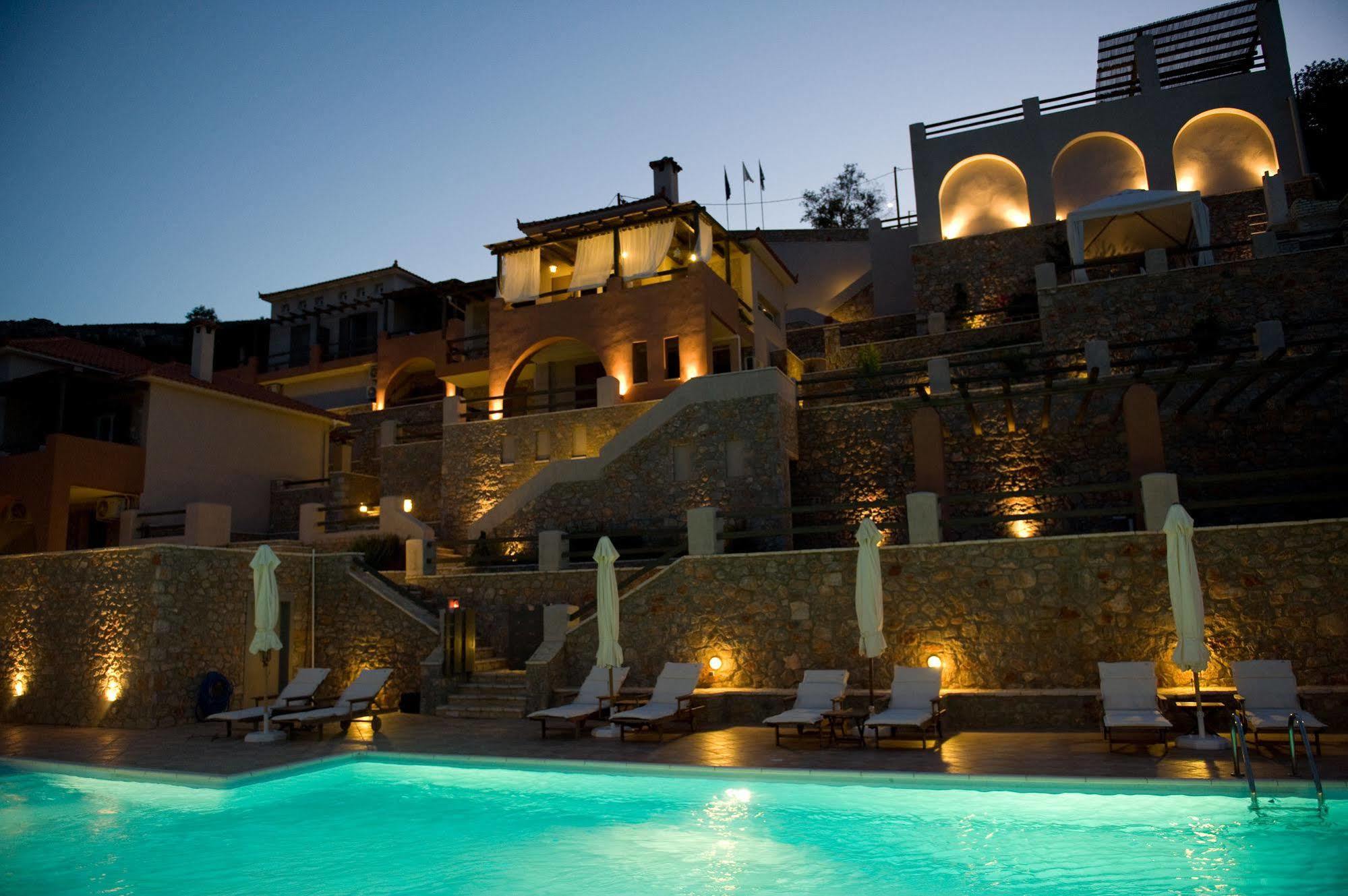 Apelon Tiritas Villas Leonídion Exteriör bild